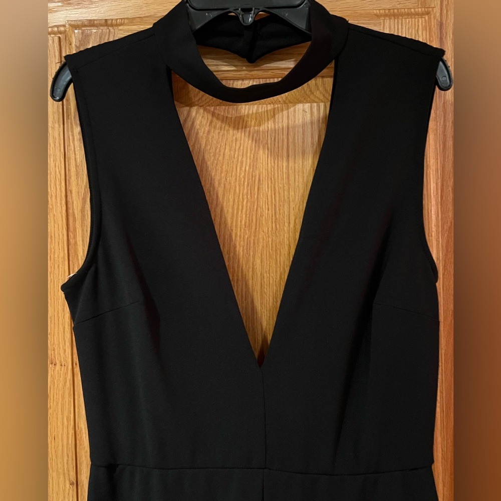 Windsor Black Deep V-Neck & Deep V-Back Cropped Wide Leg Jumpsuit Size Medium - Picture 3 of 7